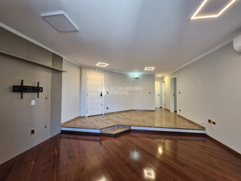 APARTAMENTO COM 4 DORMITÓRIOS SENDO 1 SUÍTE - CENTRO -SÃO BERNARDO DO CAMPO Rua Carlos del Prete São Bernardo do Campo - 