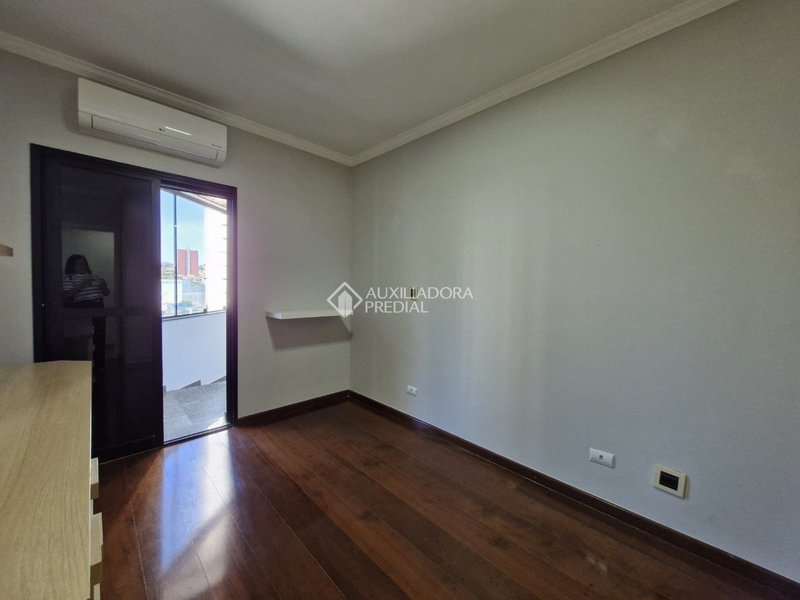 APARTAMENTO COM 4 DORMITÓRIOS SENDO 1 SUÍTE - CENTRO -SÃO BERNARDO DO CAMPO Rua Carlos del Prete São Bernardo do Campo - 