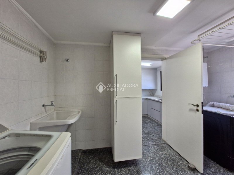 APARTAMENTO COM 4 DORMITÓRIOS SENDO 1 SUÍTE - CENTRO -SÃO BERNARDO DO CAMPO Rua Carlos del Prete São Bernardo do Campo - 