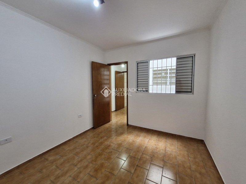 CASA TÉRREA COM EDÍCULA  - ESTUDA APTO NO NEGÓCIO - BAETA NEVES - SÃO BERNARDO DO CAMPO  São Bernardo do Campo - 