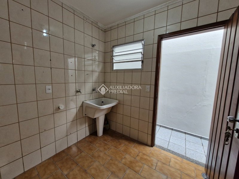 CASA TÉRREA COM EDÍCULA  - ESTUDA APTO NO NEGÓCIO - BAETA NEVES - SÃO BERNARDO DO CAMPO  São Bernardo do Campo - 