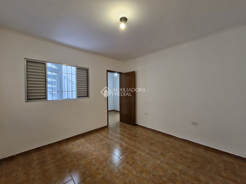 CASA TÉRREA COM EDÍCULA  - ESTUDA APTO NO NEGÓCIO - BAETA NEVES - SÃO BERNARDO DO CAMPO  São Bernardo do Campo - 