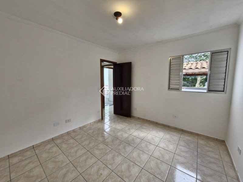 CASA TÉRREA COM EDÍCULA  - ESTUDA APTO NO NEGÓCIO - BAETA NEVES - SÃO BERNARDO DO CAMPO  São Bernardo do Campo - 