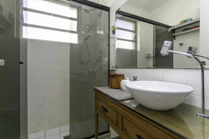 R$ 325.000 - &Oacute;TIMO APARTAMENTO - DE FRENTE - 68M2 - 2 DORM - CHURRASQUEIRA - 1 VAGA Rua Ari Marinho Porto Alegre - 