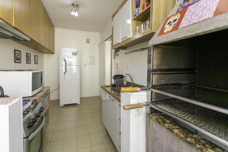 R$ 325.000 - &Oacute;TIMO APARTAMENTO - DE FRENTE - 68M2 - 2 DORM - CHURRASQUEIRA - 1 VAGA Rua Ari Marinho Porto Alegre - 