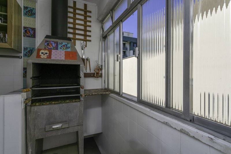 R$ 325.000 - &Oacute;TIMO APARTAMENTO - DE FRENTE - 68M2 - 2 DORM - CHURRASQUEIRA - 1 VAGA Rua Ari Marinho Porto Alegre - 