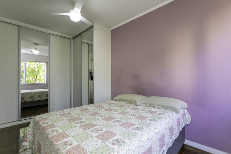 R$ 325.000 - &Oacute;TIMO APARTAMENTO - DE FRENTE - 68M2 - 2 DORM - CHURRASQUEIRA - 1 VAGA Rua Ari Marinho Porto Alegre - 