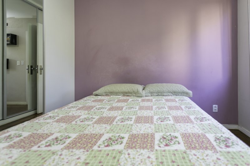 R$ 325.000 - &Oacute;TIMO APARTAMENTO - DE FRENTE - 68M2 - 2 DORM - CHURRASQUEIRA - 1 VAGA Rua Ari Marinho Porto Alegre - 