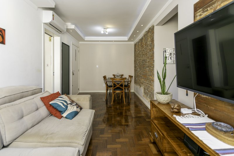 R$ 325.000 - &Oacute;TIMO APARTAMENTO - DE FRENTE - 68M2 - 2 DORM - CHURRASQUEIRA - 1 VAGA Rua Ari Marinho Porto Alegre - 
