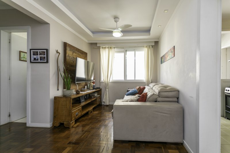 R$ 325.000 - &Oacute;TIMO APARTAMENTO - DE FRENTE - 68M2 - 2 DORM - CHURRASQUEIRA - 1 VAGA Rua Ari Marinho Porto Alegre - 