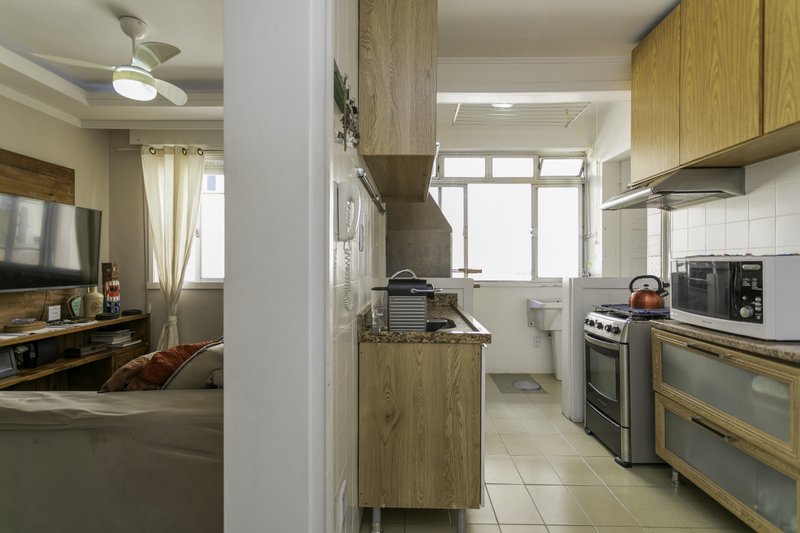 R$ 325.000 - &Oacute;TIMO APARTAMENTO - DE FRENTE - 68M2 - 2 DORM - CHURRASQUEIRA - 1 VAGA Rua Ari Marinho Porto Alegre - 