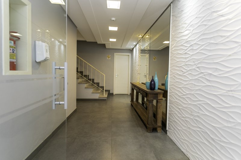 R$ 325.000 - &Oacute;TIMO APARTAMENTO - DE FRENTE - 68M2 - 2 DORM - CHURRASQUEIRA - 1 VAGA Rua Ari Marinho Porto Alegre - 