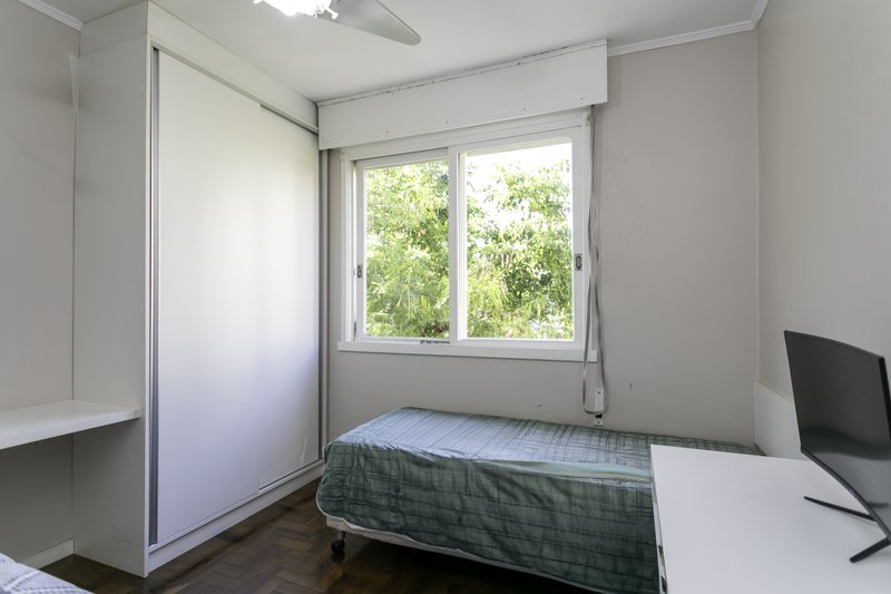 R$ 325.000 - &Oacute;TIMO APARTAMENTO - DE FRENTE - 68M2 - 2 DORM - CHURRASQUEIRA - 1 VAGA Rua Ari Marinho Porto Alegre - 