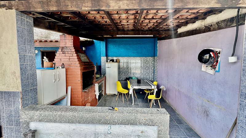 🏡 Espa&ccedil;o Vers&aacute;til com Piscina e Galp&atilde;o &mdash; Localiza&ccedil;&atilde;o Privilegiada no Centro de GUAPIMIRIM Rua Jaime Portela Guapimirim - 