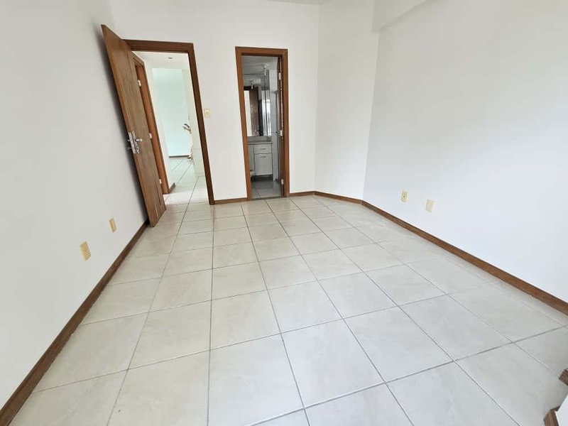 APARTAMENTO 2 SUÍTES VARANDA LAVABO PISCINA 5 GARAGENS SOLTAS À VENDA NA VITÓRIA! Avenida Sete de Setembro Salvador - 