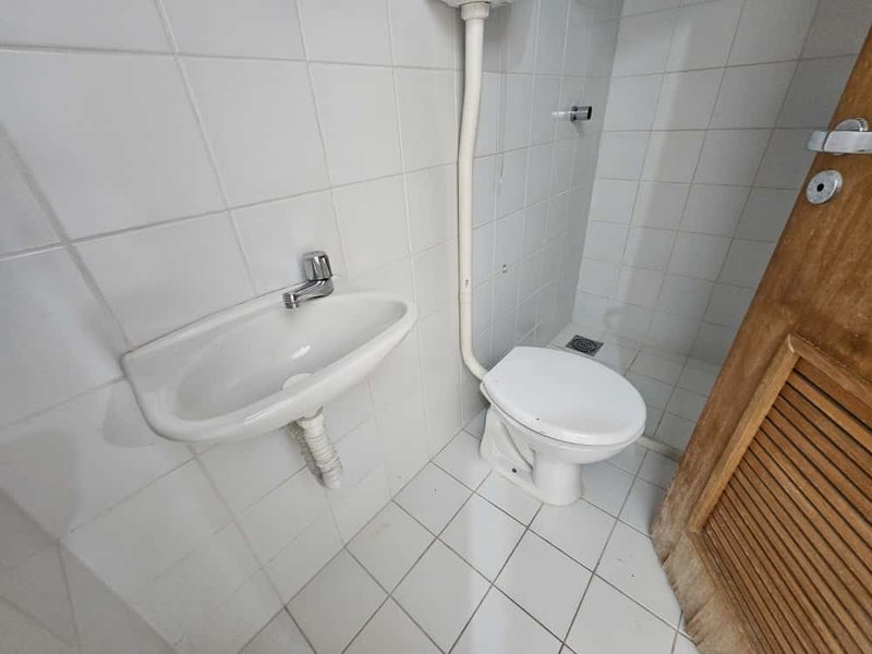 APARTAMENTO 2 SUÍTES VARANDA LAVABO PISCINA 5 GARAGENS SOLTAS À VENDA NA VITÓRIA! Avenida Sete de Setembro Salvador - 