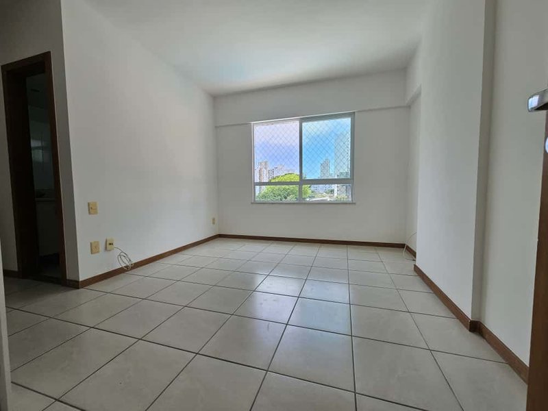 APARTAMENTO 2 SUÍTES VARANDA LAVABO PISCINA 5 GARAGENS SOLTAS À VENDA NA VITÓRIA! Avenida Sete de Setembro Salvador - 