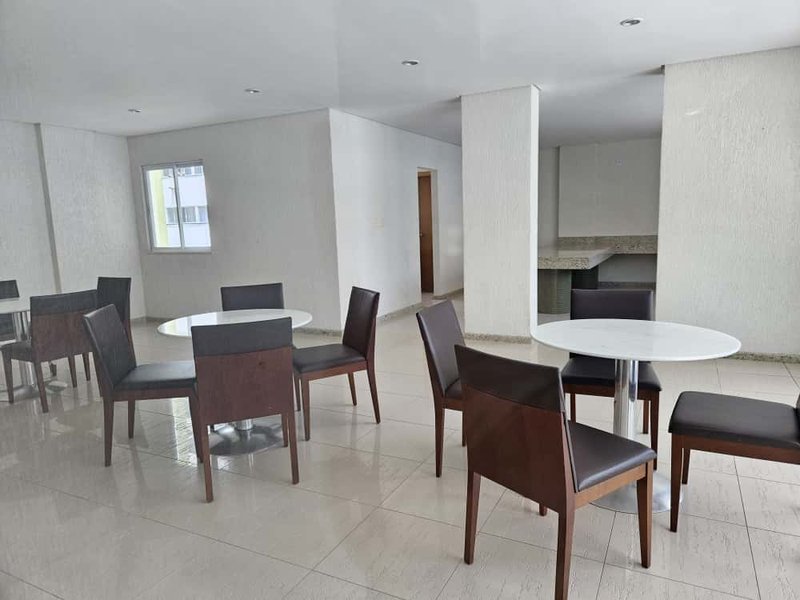 APARTAMENTO 2 SUÍTES VARANDA LAVABO PISCINA 5 GARAGENS SOLTAS À VENDA NA VITÓRIA! Avenida Sete de Setembro Salvador - 