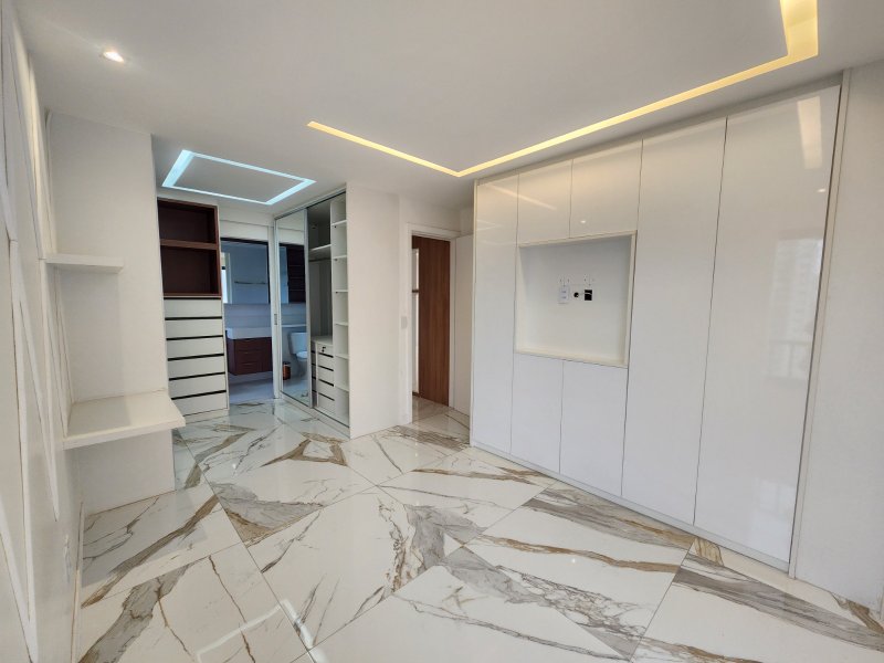 APARTAMENTO NASCENTE 2 SUÍTES CLOSET PISCINA GARAGEM À VENDA NO CANELA! Avenida Araújo Pinho Salvador - 