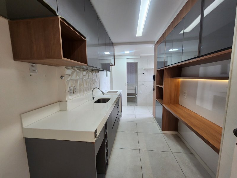 APARTAMENTO NASCENTE 2 SUÍTES CLOSET PISCINA GARAGEM À VENDA NO CANELA! Avenida Araújo Pinho Salvador - 