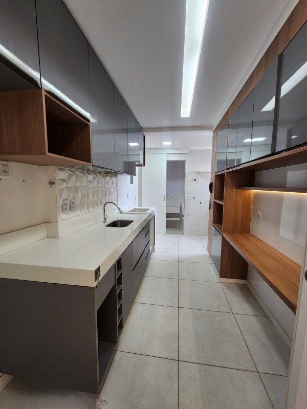 APARTAMENTO NASCENTE 2 SUÍTES CLOSET PISCINA GARAGEM À VENDA NO CANELA! Avenida Araújo Pinho Salvador - 