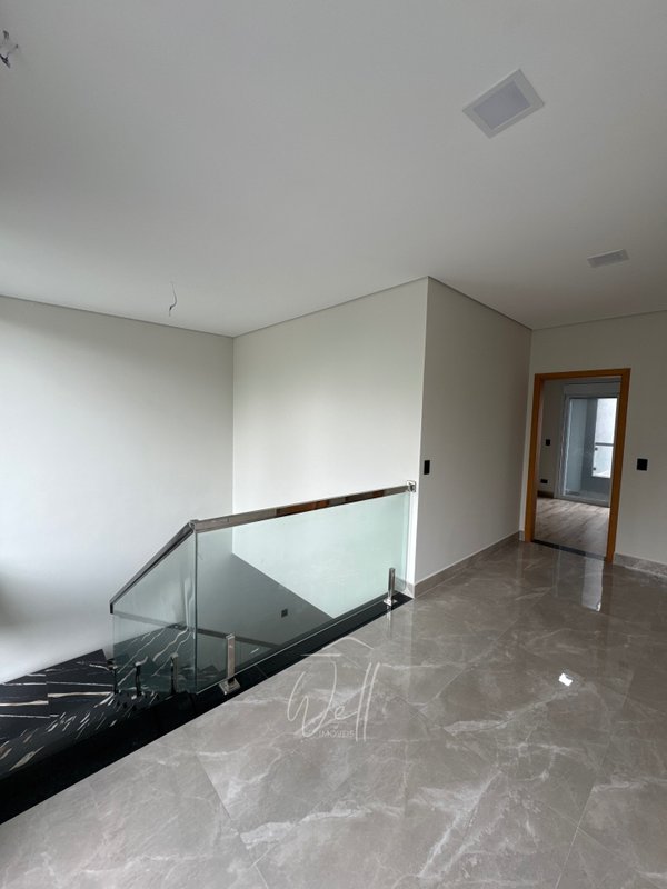 Casa de alto padrão no Parque dos Pássaros em SBC 339m2 - 04 Suites - 06 vagas  São Bernardo do Campo - 