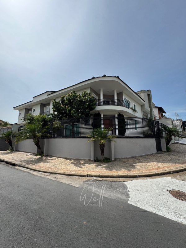 Casa de alto padrão no Parque dos Pássaros em SBC 450m2 - 04 dorms - 08 vagas  São Bernardo do Campo - 