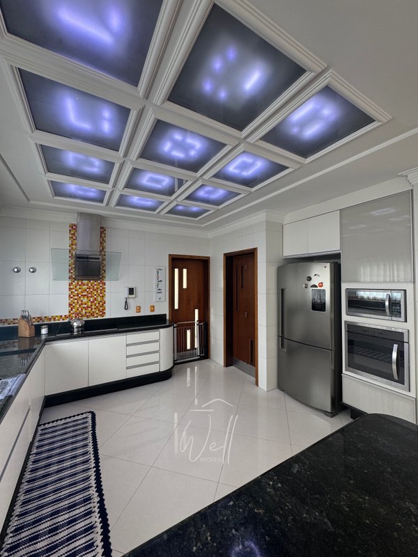 Casa de alto padrão no Parque dos Pássaros em SBC 450m2 - 04 dorms - 08 vagas  São Bernardo do Campo - 