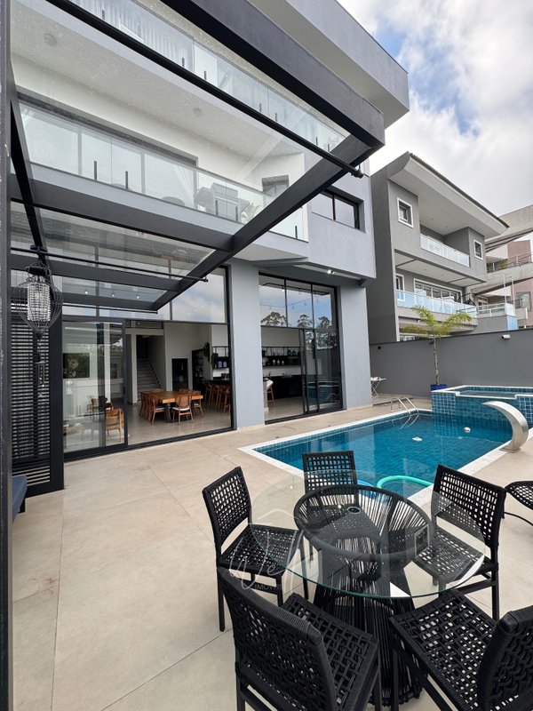 Mansão mobiliada no Condomínio Swiss Park mobiliada 750m2 - 04 Suites - 06 vagas Avenida Omar Daibert São Bernardo do Campo - 