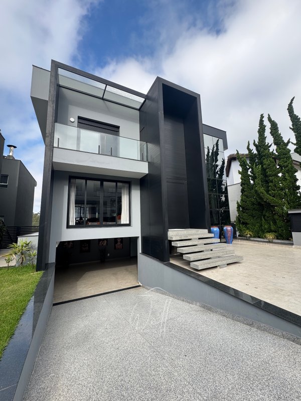 Mansão mobiliada no Condomínio Swiss Park mobiliada 750m2 - 04 Suites - 06 vagas Avenida Omar Daibert São Bernardo do Campo - 