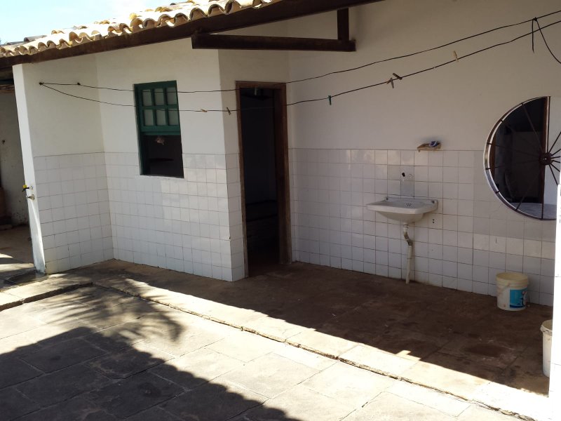 Casa/ 6quartos / Poucos metros da Praia - Lagoa Privativa Avenida Beira Mar Camaçari - 