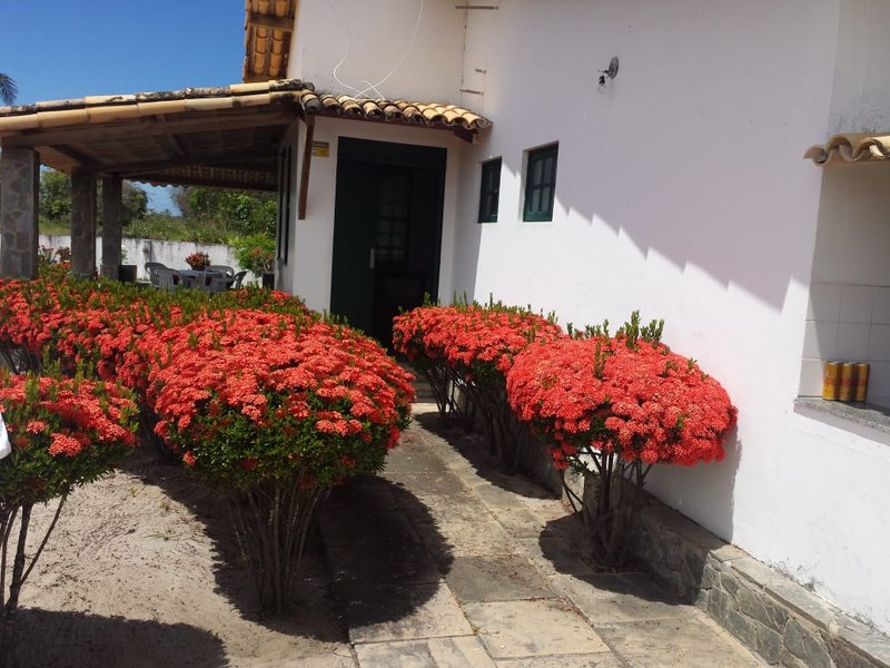 Casa/ 6quartos / Poucos metros da Praia - Lagoa Privativa Avenida Beira Mar Camaçari - 