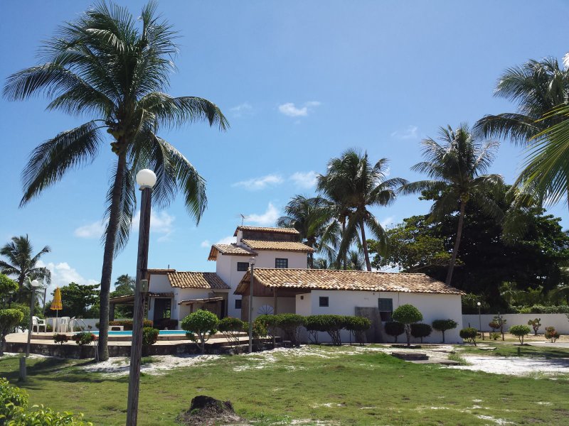 Casa/ 6quartos / Poucos metros da Praia - Lagoa Privativa Avenida Beira Mar Camaçari - 