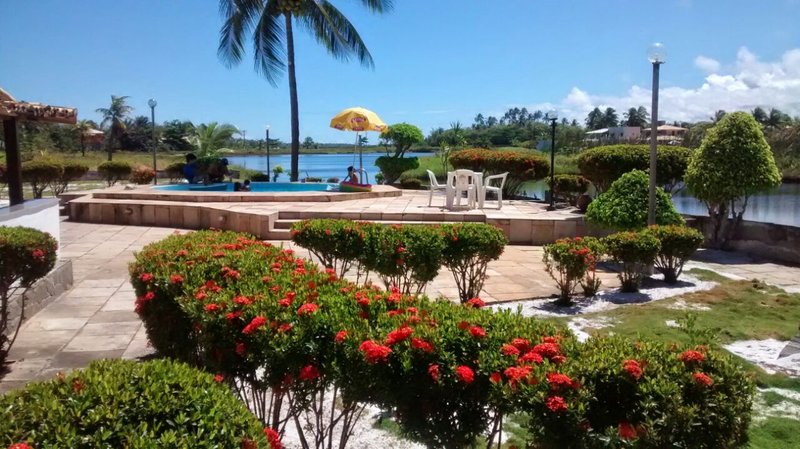 Casa/ 6quartos / Poucos metros da Praia - Lagoa Privativa Avenida Beira Mar Camaçari - 