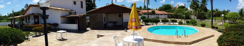 Casa/ 6quartos / Poucos metros da Praia - Lagoa Privativa Avenida Beira Mar Camaçari - 