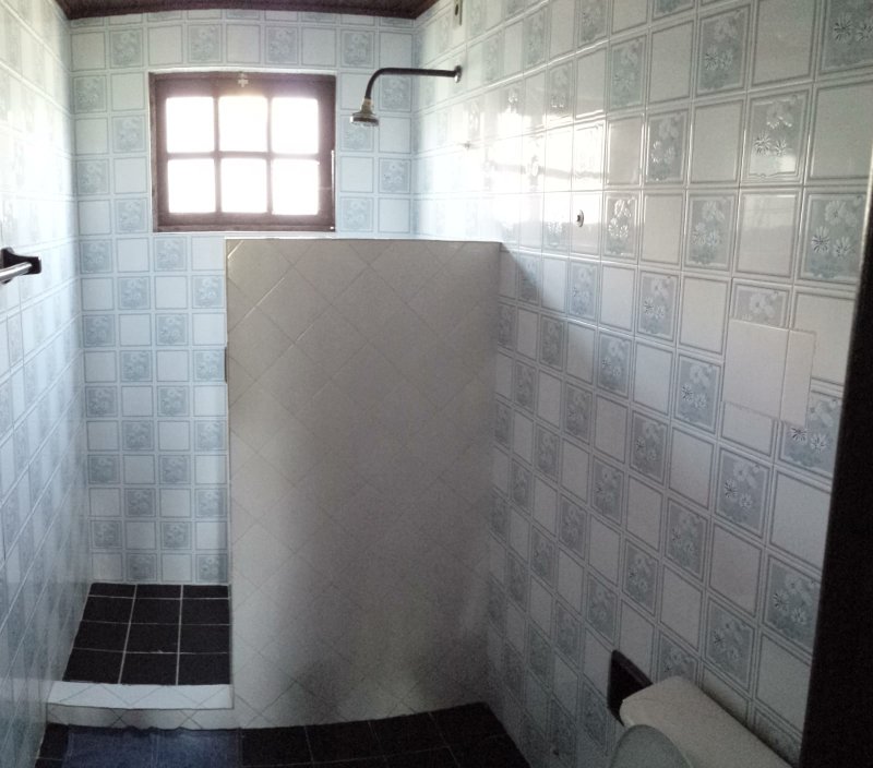 Casa/ 6quartos / Poucos metros da Praia - Lagoa Privativa Avenida Beira Mar Camaçari - 