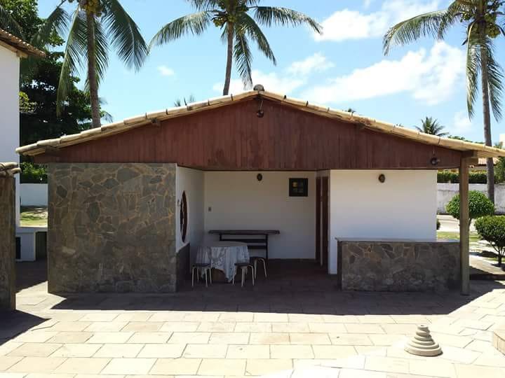 Casa/ 6quartos / Poucos metros da Praia - Lagoa Privativa Avenida Beira Mar Camaçari - 