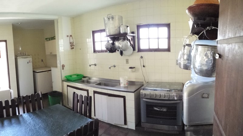 Casa/ 6quartos / Poucos metros da Praia - Lagoa Privativa Avenida Beira Mar Camaçari - 