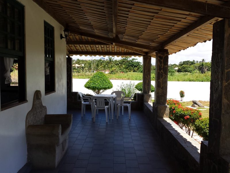 Casa/ 6quartos / Poucos metros da Praia - Lagoa Privativa Avenida Beira Mar Camaçari - 