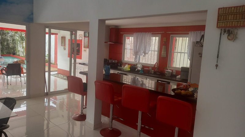 ✨ Um sobrado completo, pronto para o seu conforto e versatilidade no litoral!  Caraguatatuba - 