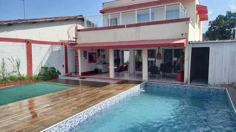 ✨ Um sobrado completo, pronto para o seu conforto e versatilidade no litoral!  Caraguatatuba - 