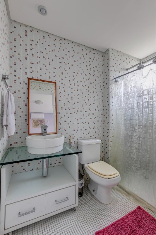 APARTAMENTO NASCENTE 4 SUÍTES CLOSET VARANDA PISCINA 3 GARAGENS COBERTAS À VENDA EM ONDINA Rua Dr. Rubem Chaves Salvador - 