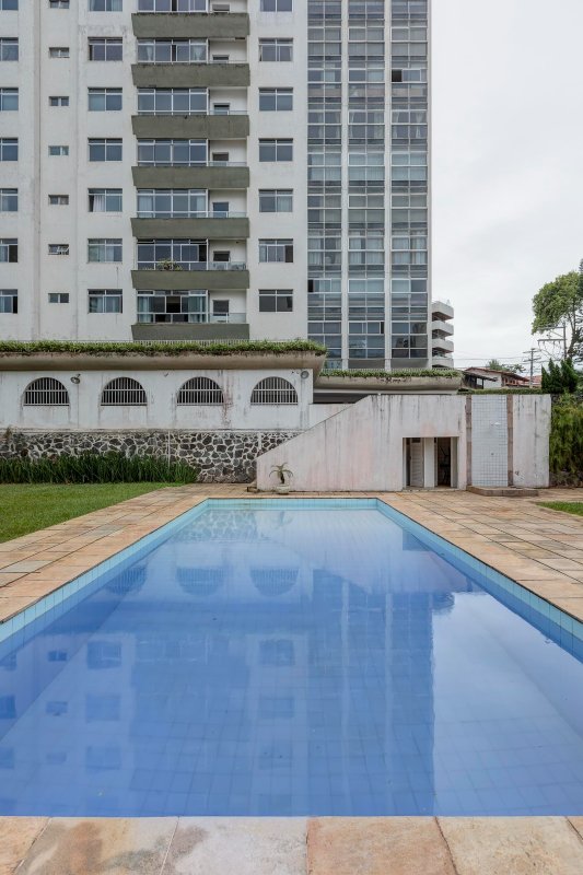 APARTAMENTO NASCENTE 4 SUÍTES CLOSET VARANDA PISCINA 3 GARAGENS COBERTAS À VENDA EM ONDINA Rua Dr. Rubem Chaves Salvador - 