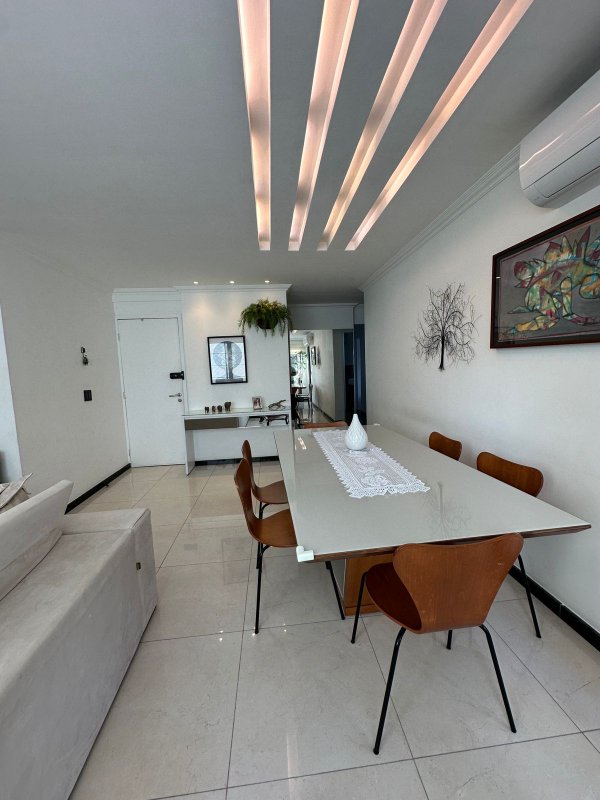 Apartamento à venda com 4 quartos sendo uma suíte, 100m² área útil por R$ 800.000,00 Rua Maria Carolina Recife - 