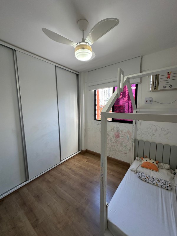 Apartamento à venda com 4 quartos sendo uma suíte, 100m² área útil por R$ 800.000,00 Rua Maria Carolina Recife - 