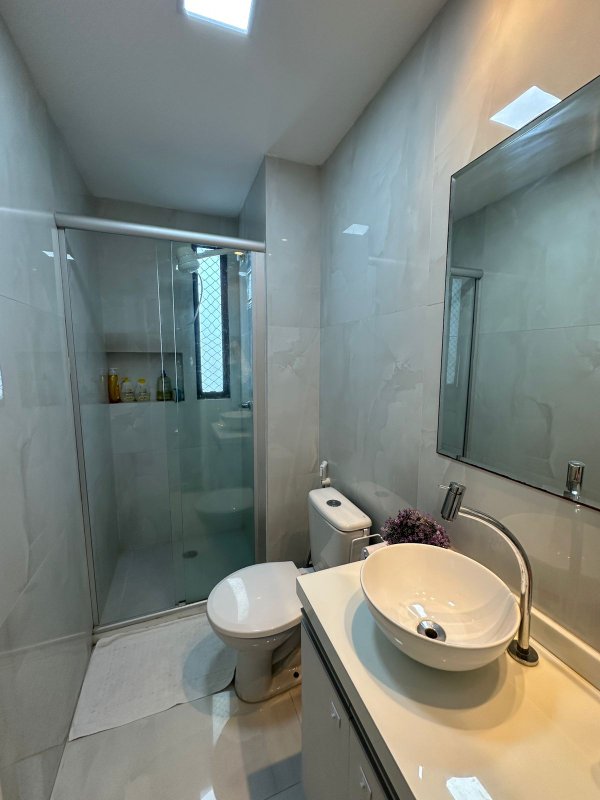 Apartamento à venda com 4 quartos sendo uma suíte, 100m² área útil por R$ 800.000,00 Rua Maria Carolina Recife - 