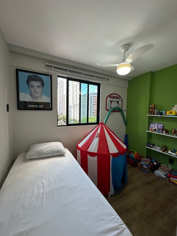 Apartamento à venda com 4 quartos sendo uma suíte, 100m² área útil por R$ 800.000,00 Rua Maria Carolina Recife - 