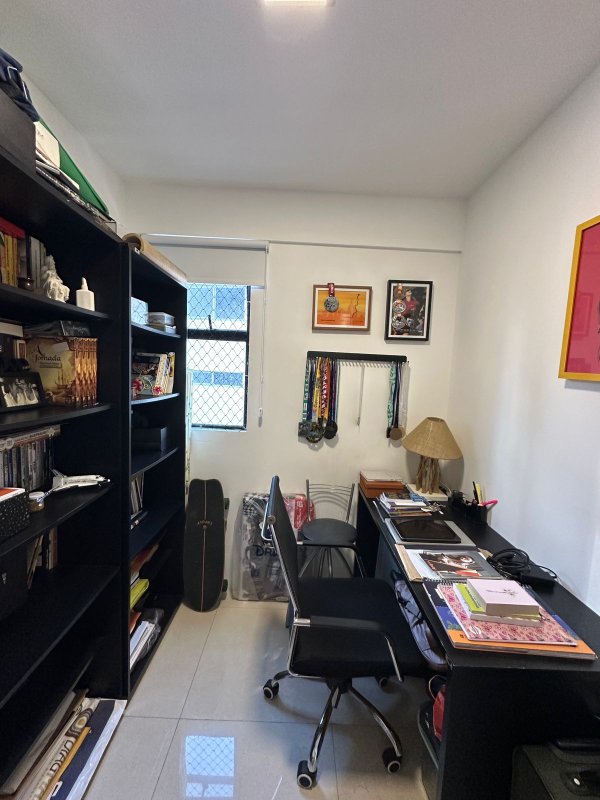 Apartamento à venda com 4 quartos sendo uma suíte, 100m² área útil por R$ 800.000,00 Rua Maria Carolina Recife - 