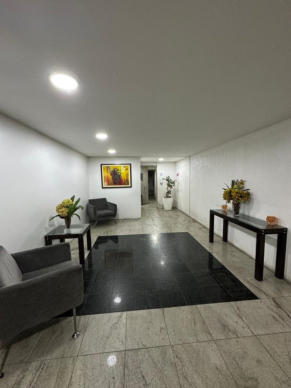 Apartamento à venda com 4 quartos sendo uma suíte, 100m² área útil por R$ 800.000,00 Rua Maria Carolina Recife - 