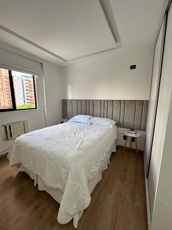 Apartamento à venda com 4 quartos sendo uma suíte, 100m² área útil por R$ 800.000,00 Rua Maria Carolina Recife - 